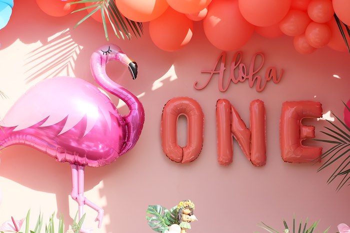 Тропическая фотозона с фламинго на годик