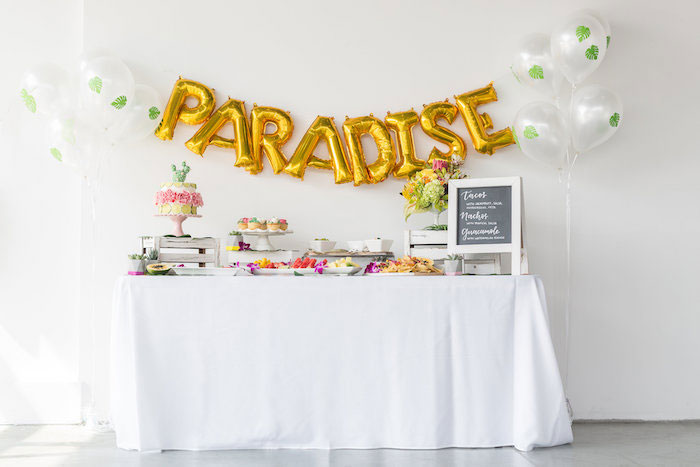Тропический кенди-бар на день рождения