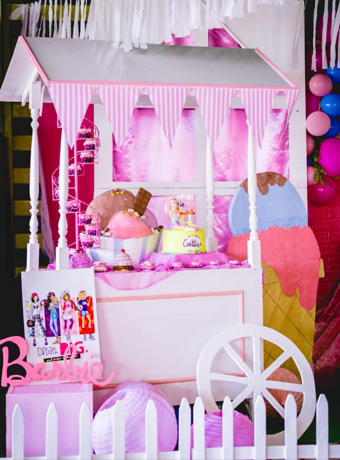 День рождения Барби с тележкой мороженного
