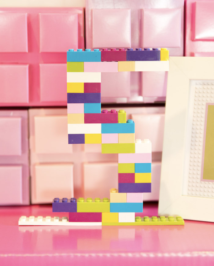 Фотозона LEGO для девочки