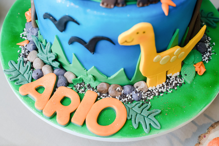 Фотозона Dino party с динозаврами