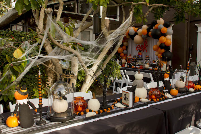 Фотозона на Хэллоуин и украшение праздничного стола