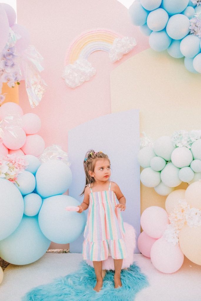 Фотозона Радуга 🌈 в пастельных цветах для девочки