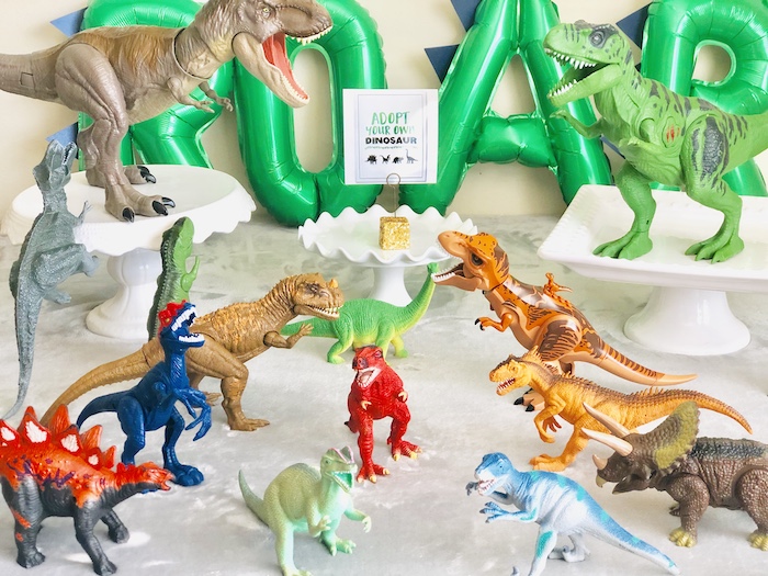 Фотозона и кенди-бар с динозаврами