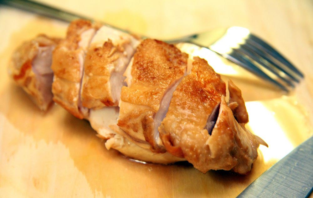 Аппетитная куриная грудка. Фото с сайта vk.me 