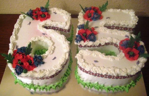 Оригинальный торт. Фото с сайта desserts.com.ua 