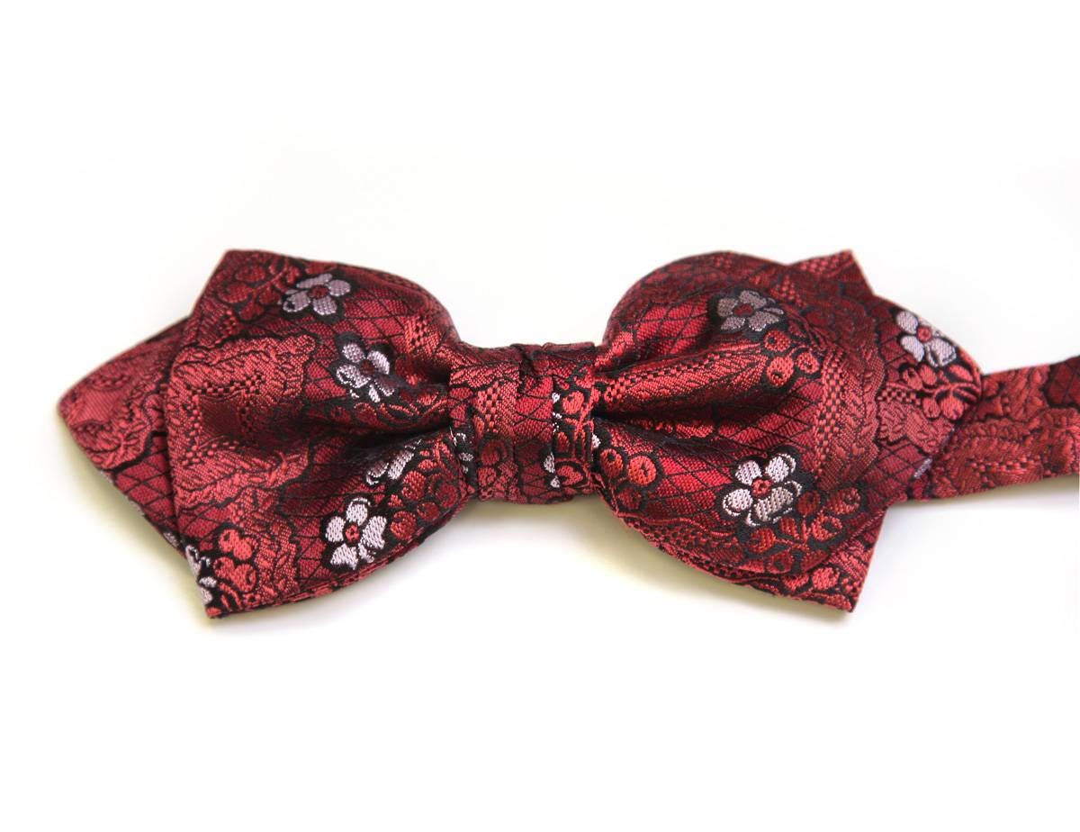 Бордовый галстук-бабочка. Фото с сайта galstukitaly.ru 