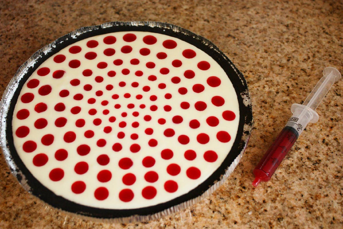 Как украсить торт на 14 Февраля. Фото с сайта tridevici.com 